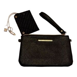 Steve Madden Women's Wristlet Purse Clutch W/ Charging Accessories Zip‎ Closure